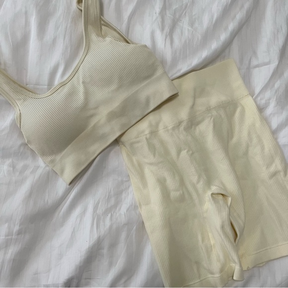 Cream set - Picture 1 of 2